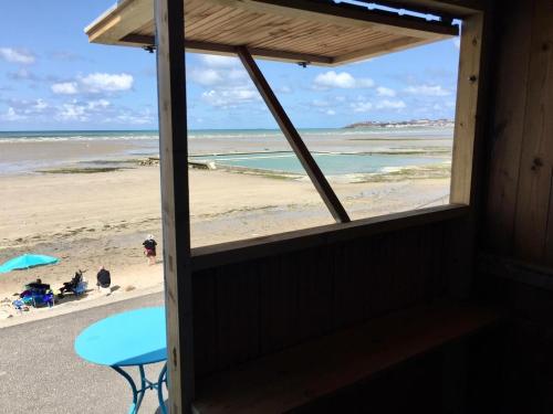 Très proche Granville Résidence Midship (Tres proche Granville Residence Midship) in 格朗维勒