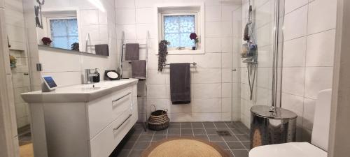 Detached house close to nature and city life, Oslo (fotografie 9)