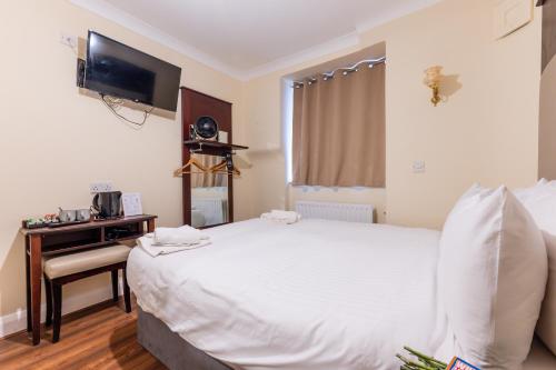 Astoria Hotel - image 6