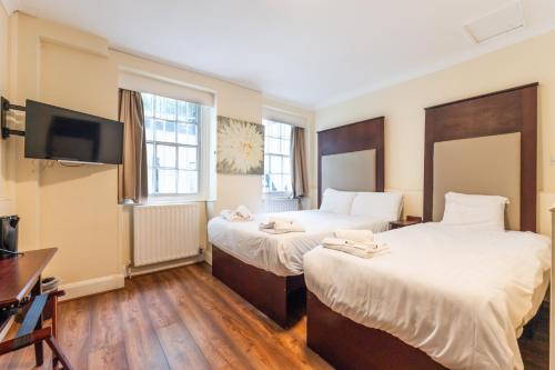 Astoria Hotel - image 3