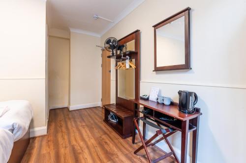 Astoria Hotel - image 9