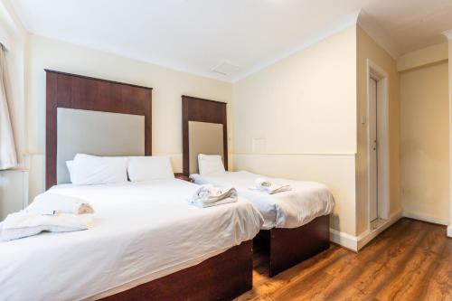 Astoria Hotel - image 11