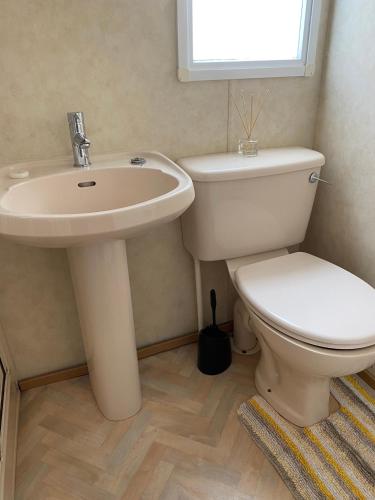 2 bedrooms, 4 beds