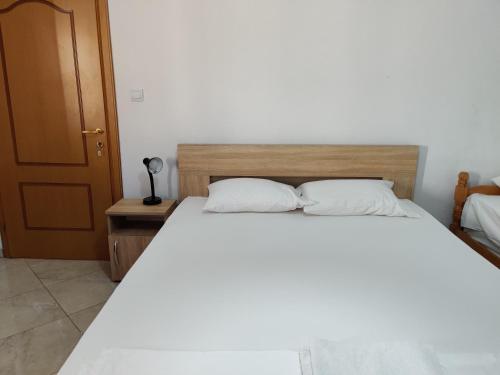Standard Apartment image 8