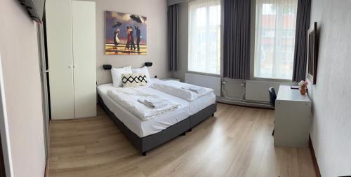 Hotel Gaudi - image 7