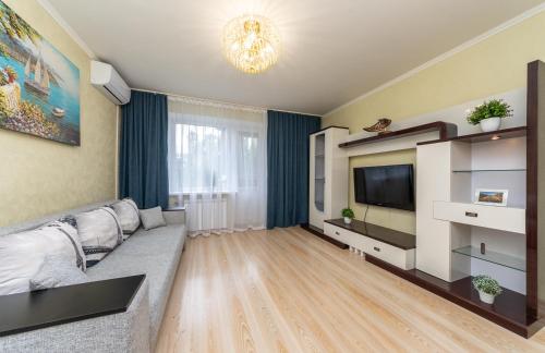 2 rooms apartment near metro Teremky