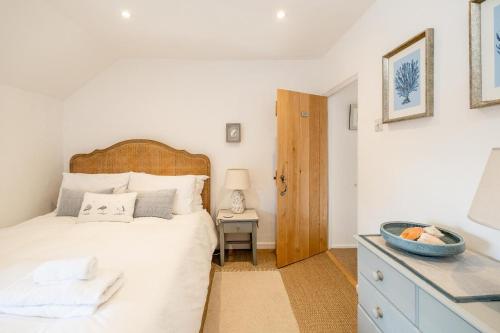 Seahorse Cottage Aldeburgh - sleeps 4 - Adult only property - Managed by Aldeburgh Coastal Cottages - image 2