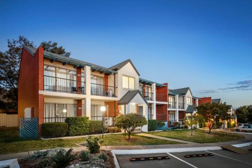 Exterior view of Quest Tamworth