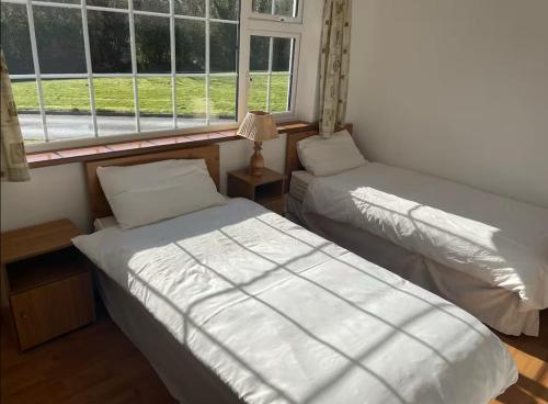 The Bungalow in เมย์โอ