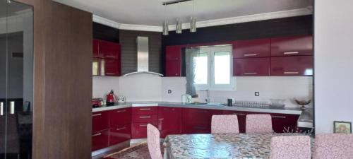 Large Garden Family Apartment in Kallithea (Paralia)