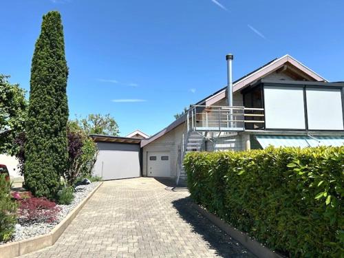 Aed, Au doux repos in Bure