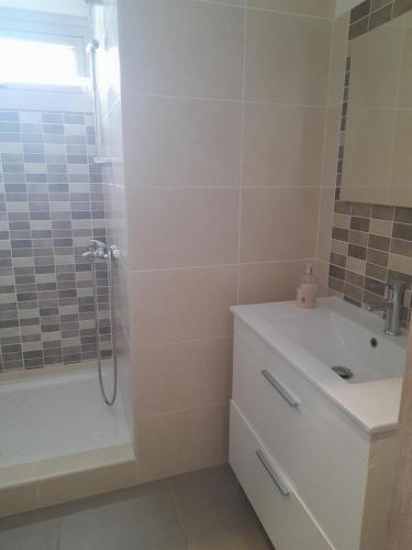 Olive & Pinetree House, Lythrodhondas (foto 2)