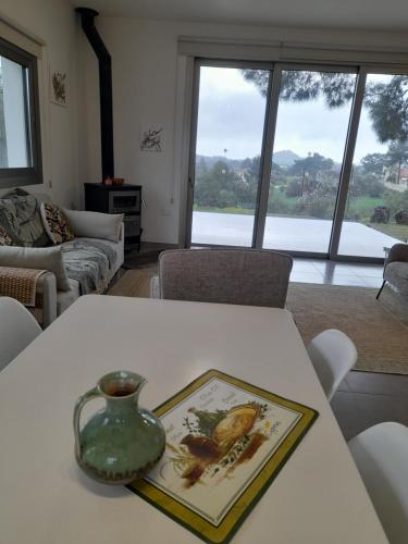 Olive & Pinetree House in Lithrodóndasz