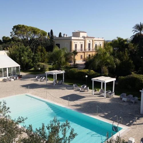 IL FICO Apartments