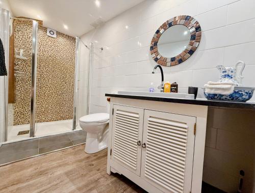 2 bedrooms, 3 beds