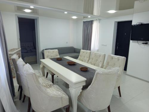 Sleeps 3