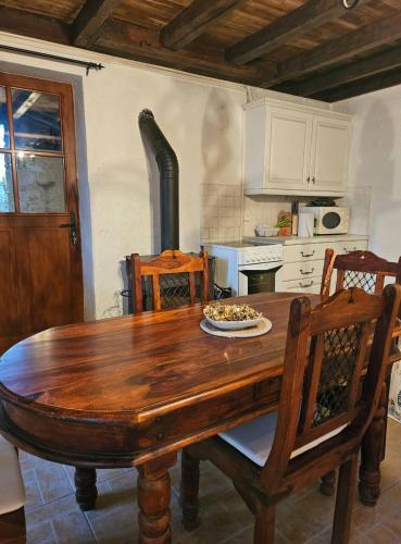 Kitchen, Maison de campagne 5 personnes in Bellac