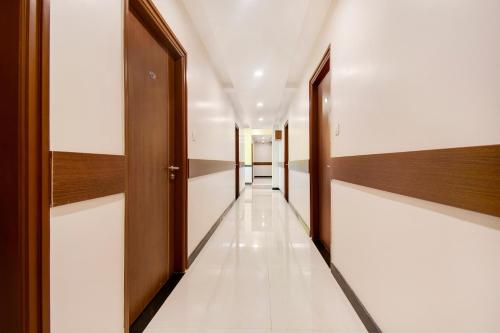 Super Hotel O Resida Elite Service Apartments Near Manipal hospital - 로비