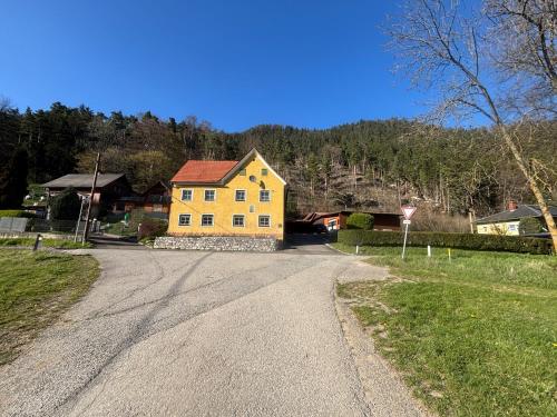 Gästehaus zum Alpenjäger (Gastehaus zum Alpenjager) in Übelbach