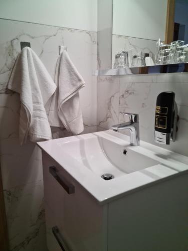 Hotel Adria - main image