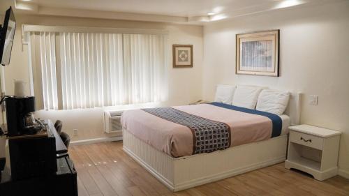 777 Motor Inn - image 7