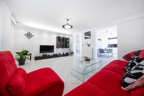 Villa Bella, villa with heated Pool in Cerovlje
