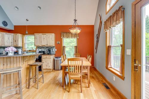 Ski, Hike & Fish: Chalet w/ Hot Tub in Conway in Hales Location (NH)
