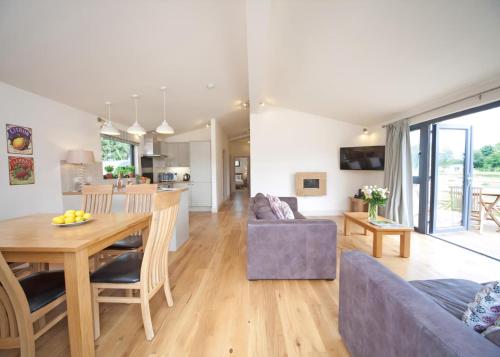Cedar Retreats – West Tanfield