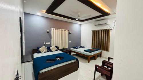 Raj Homestay Hampi - image 5