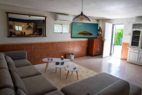 Beautiful Villa with huge private pool and vineyard view, Валенсия (фото 7)