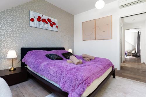 Deluxe Rabbit Suite