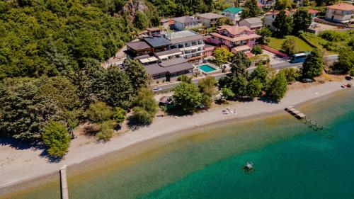 Lago Hotel & Spa