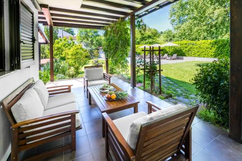 Balkons/terase, Villa Bella, villa with heated Pool in Cerovlje