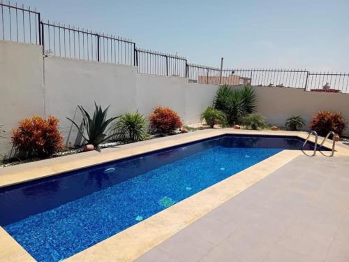 Wonderful 4 bdrms villa with pool S42018 – khách sạn tại Essalam