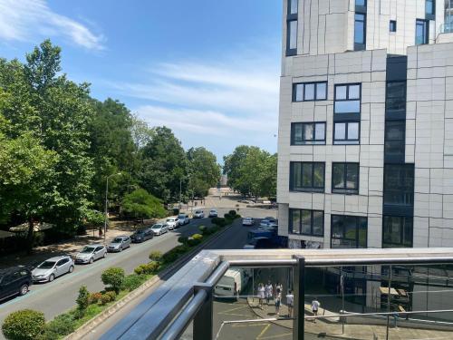 Luxury Apartments Burgas - image 2