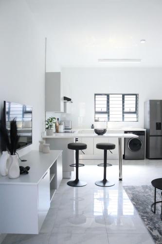 ThreeOn10 - Modern Luxury Apartment, Габороне (фото 7)