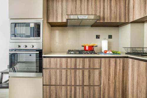 Comfy 1BR w Cinema Room Business Centre Pool Table and Sauna, Dubái (foto 4)