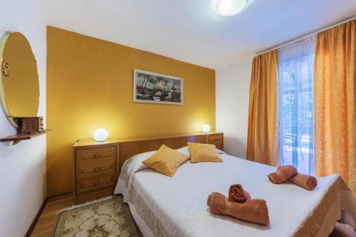 Five-Bedroom Villa image 1