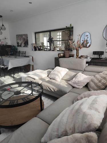 Chambre proche Paris, 15min aéroports Bourget Roissy et Villepinte Parc des expositions (Chambre proche Paris, 15min aeroports Bourget Roissy et Villepinte Parc des expositions) in Arnouville