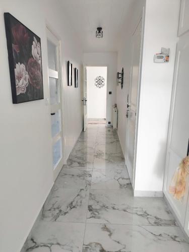 Chambre proche Paris, 15min aéroports Bourget Roissy et Villepinte Parc des expositions (Chambre proche Paris, 15min aeroports Bourget Roissy et Villepinte Parc des expositions) in Arnouville
