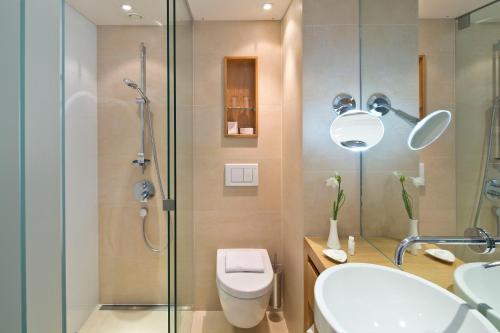 Economy Double Room with Air Conditioning image 3