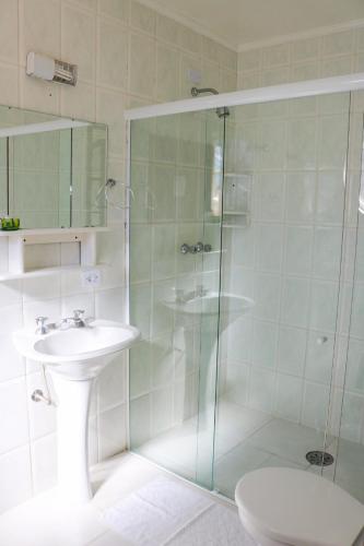 Double or Twin Room image 8