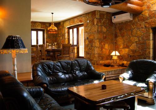 Villa Jana Rustic wood&stone cabin 11,9km from Skopje center!, Skopje (foto 10)