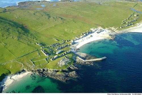 Apkārtne, Bru Chlann Lir in Blacksod