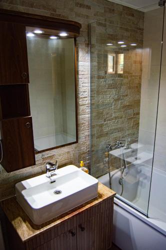 Villa Jana Rustic wood&stone cabin 11,9km from Skopje center!, Skopje (foto 9)