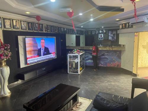 GRAND PARK HOTEL AND SUITEs – Ejigbo, NY