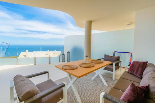 ระเบียง/ชานเรือน, 2 bed Stupa Hills with panoramic sea view in ลา กาเปยาเนีย