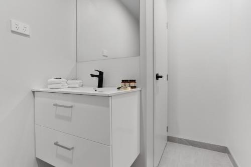 Brand New Stylish Townhouse 2BR Car Park near Auckland Botanikus Kert