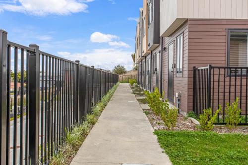 Brand New Stylish Townhouse 2BR Car Park near Auckland Botanikus Kert