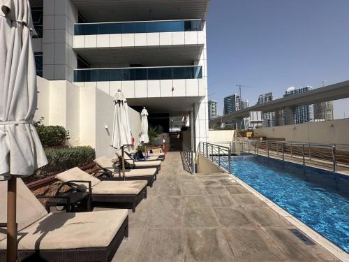 Elegant 3BR Lux Stay in the Heart of Dubai Marina, Dubai (Foto 2)